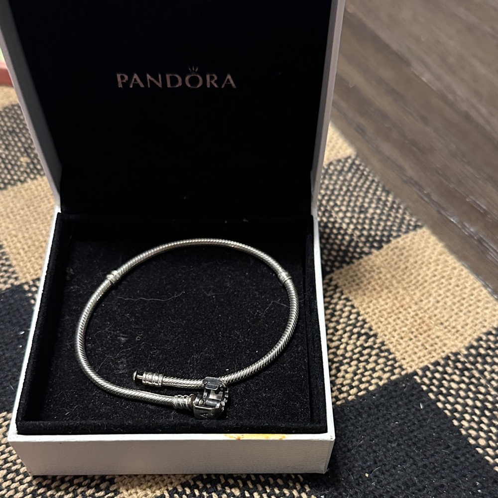 Pandora Elegant Silver Bracelet with Charm